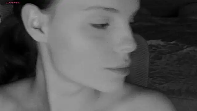 mollybossy online show from May 3, 2:04 am