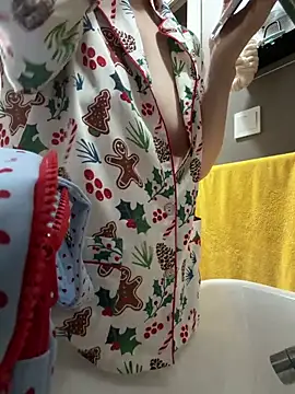 zhizhibaobei online show from May 1, 2:48 am