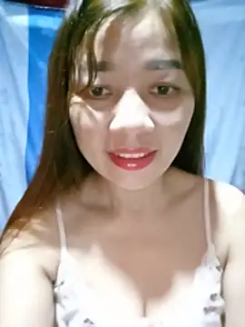 Yiyi102300 online show from August 3, 1:53 am