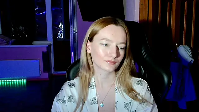 dilanklaver online show from March 25, 7:06 pm