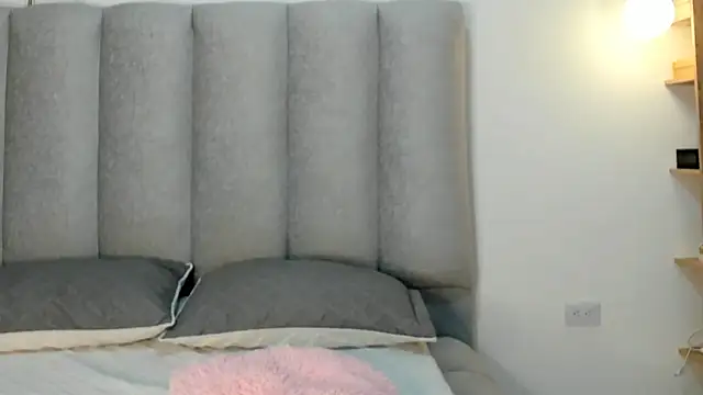 Valentina lux1 online show from May 16, 6:40 pm