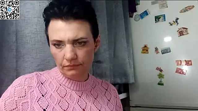 HotMamaQueen234 online show from April 19, 9:17 pm