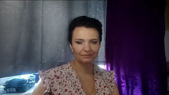 HotMamaQueen234 online show from July 31, 11:55 am