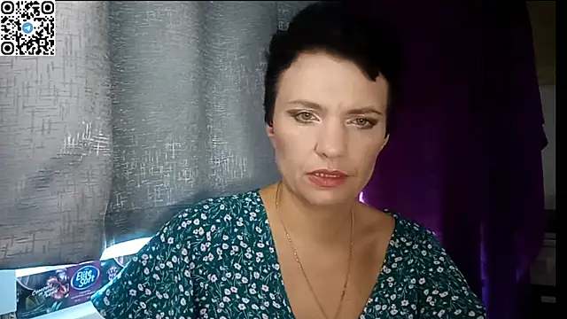 HotMamaQueen234 online show from June 25, 11:45 am