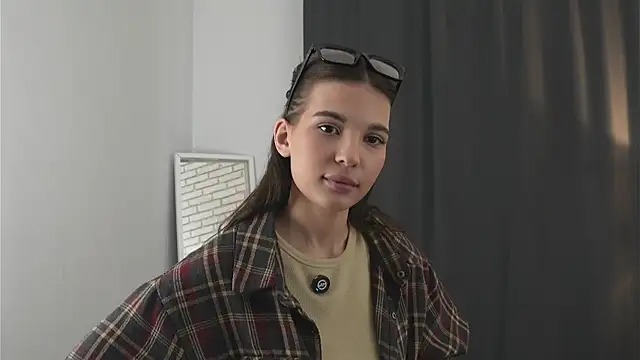 LatashaTarr online show from March 18, 4:17 am