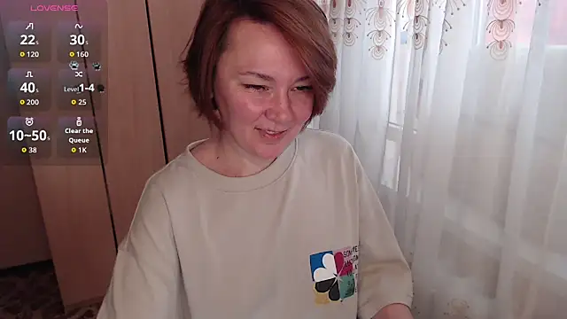 Julia Vagrik online show from May 8, 11:13 am