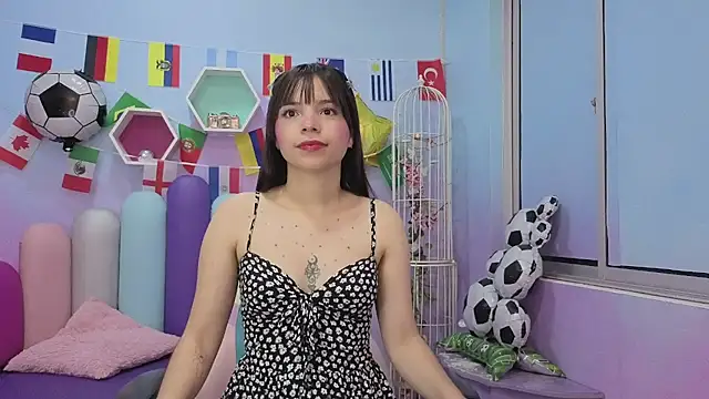 Isaa Skinny online show from July 5, 4:08 am