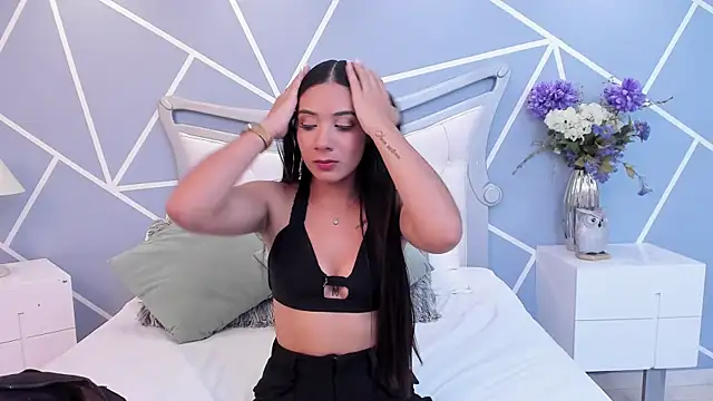 EmmaFosther online show from August 5, 7:20 pm