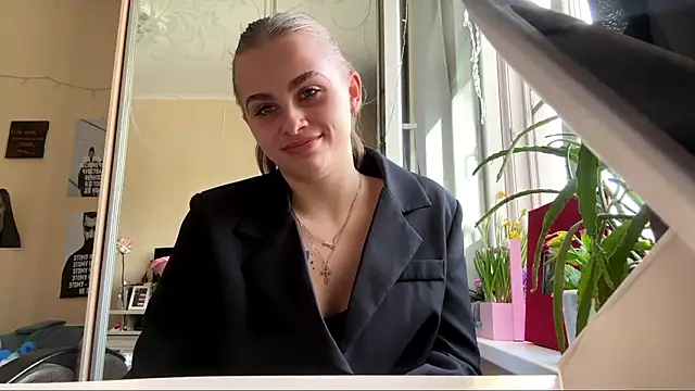 Elle GrEat online show from March 18, 7:24 am