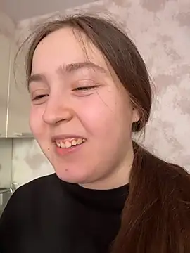 charmingggirl online show from April 5, 8:13 am