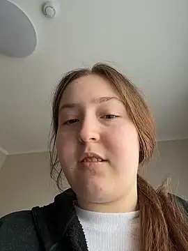 charmingggirl online show from April 10, 10:54 am