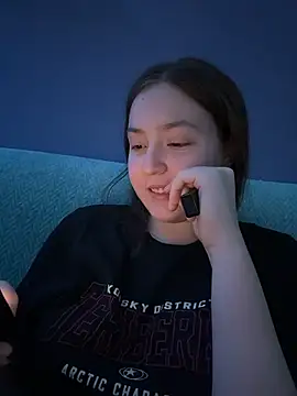 charmingggirl online show from April 15, 7:58 pm