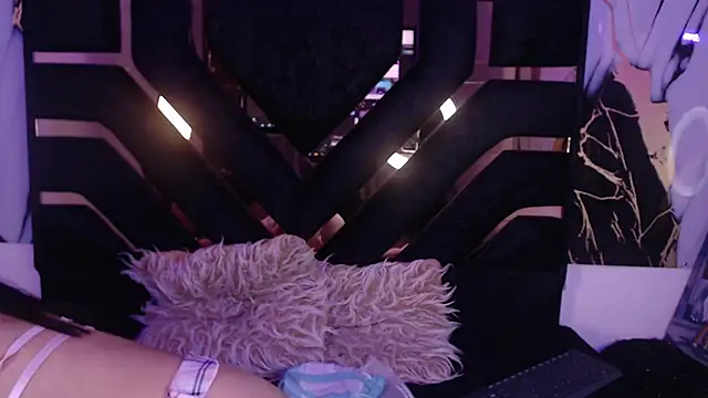 sweetbloomcs online show from June 24, 9:03 pm