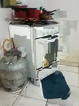    -larissa online show from March 18, 12:15 am