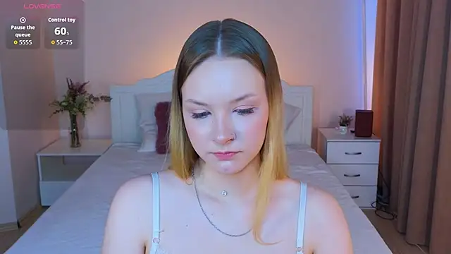 StaceyyJones online show from July 12, 10:27 am