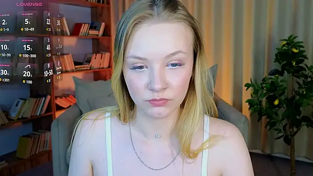 StaceyyJones online show from June 1, 10:28 am
