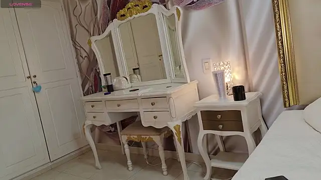 ninaBravu online show from June 22, 2:03 pm