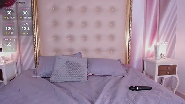 ninaBravu online show from July 17, 1:37 pm