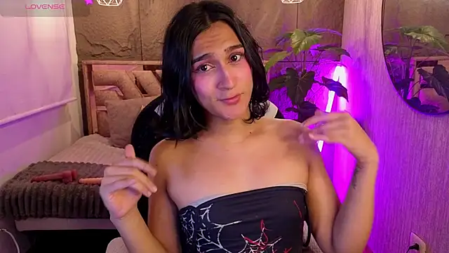 Zoee Kiss  online show from August 1, 6:59 am