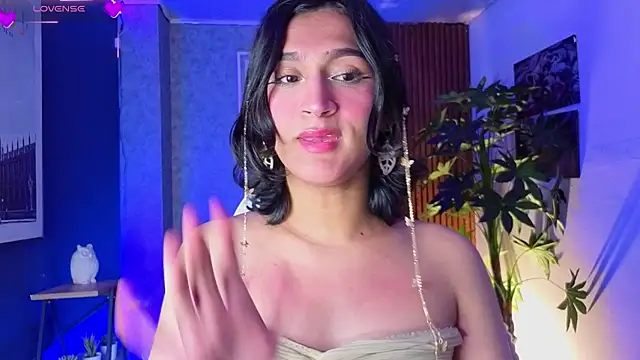 Zoee Kiss  online show from June 27, 5:30 am