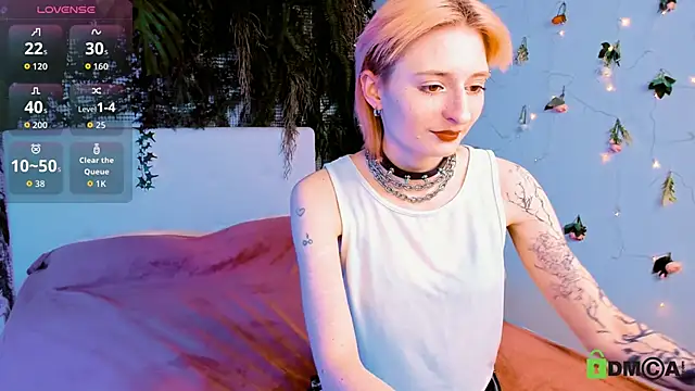 Kira  Cutie online show from April 23, 9:17 pm