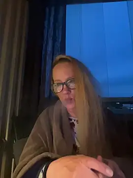 LizzieZ1975 online show from July 1, 12:32 am