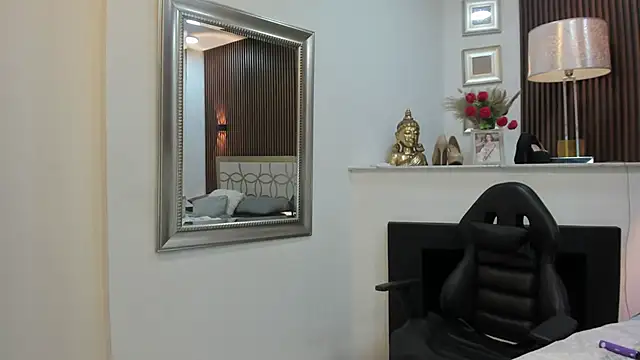 charlotblake online show from May 15, 4:16 am