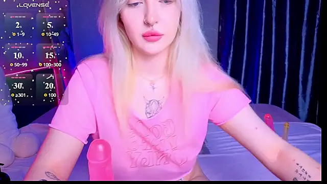 BlondieSummer online show from June 25, 6:09 pm