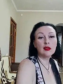 HelgaDennis online show from July 4, 4:30 am