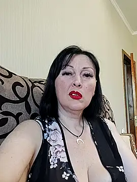 HelgaDennis online show from July 7, 7:34 am