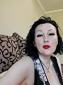 HelgaDennis online show from June 5, 7:03 am