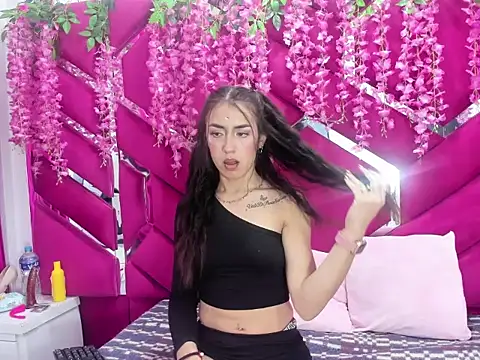 Eimy Blum online show from April 28, 1:04 pm