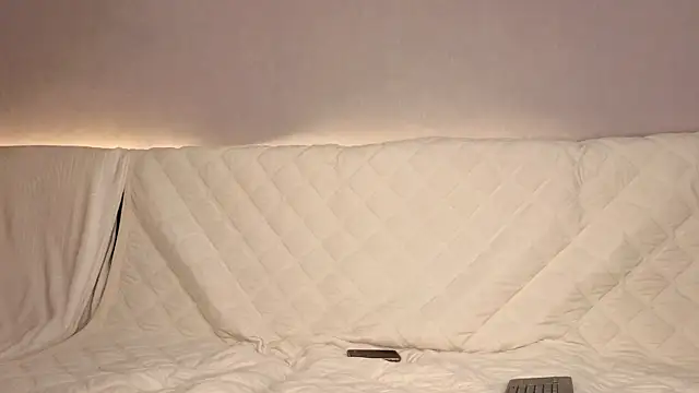 Ellijoys online show from April 30, 8:57 pm