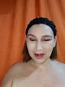 Maddy Hot online show from April 22, 9:06 am