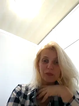 MiaLove183 online show from April 29, 1:47 pm