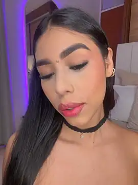 Rossie Blooms online show from June 25, 9:49 pm