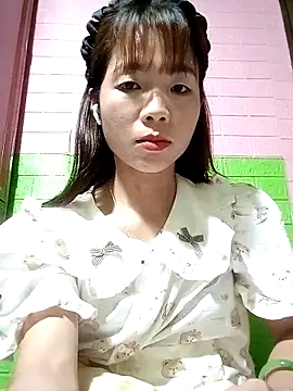 AmyLinee01 online show from May 7, 3:44 am