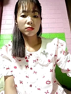 AmyLinee01 online show from April 26, 3:32 pm