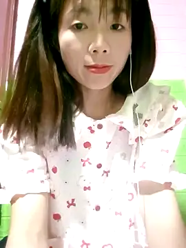 AmyLinee01 online show from April 30, 8:57 pm