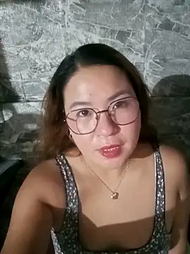 Amazingurlx online show from April 29, 2:20 pm