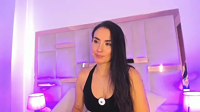 velvetlunaa  online show from May 26, 1:21 pm