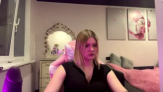 SweettAnny online show from June 30, 9:14 pm