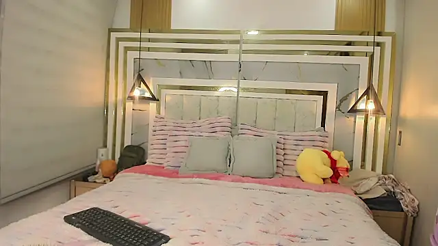 Emmabakers online show from May 16, 2:03 am