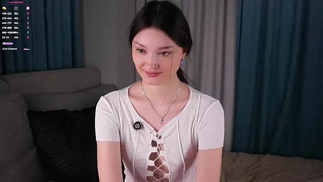 GussieGoold online show from May 3, 2:53 pm