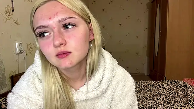 Sophia Blonde online show from April 29, 4:42 pm