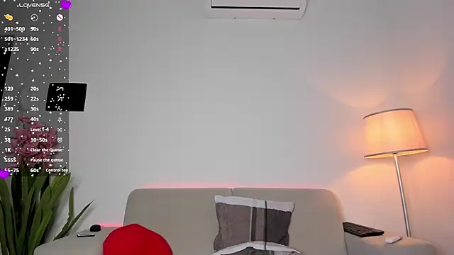 HoneyBunnyy  online show from June 19, 8:23 pm
