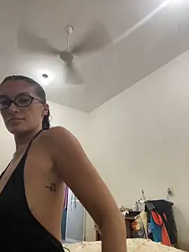 kimberlysnow11 online show from May 7, 3:44 am