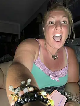 sweetkacibaby online show from July 3, 3:23 am