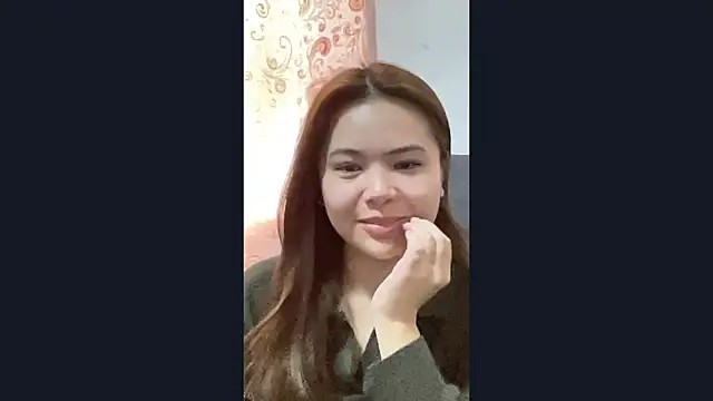 TiffaneyOakleaf online show from March 28, 7:08 am