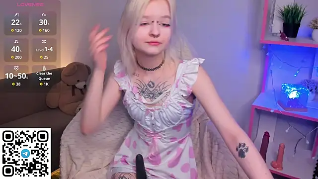 Mary Wester online show from May 3, 1:09 am